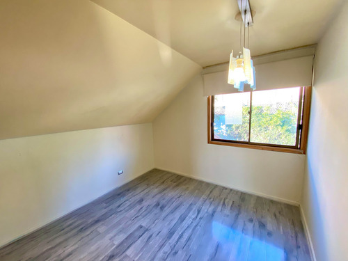 Oportunidad: Arriendo Casa 3d/2b + Servicio, Est. Techado
