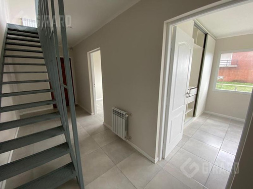 Imagen 16 de 28 de Duplex A Estrenar De 3 Ambientes, Barrio Caisamar.