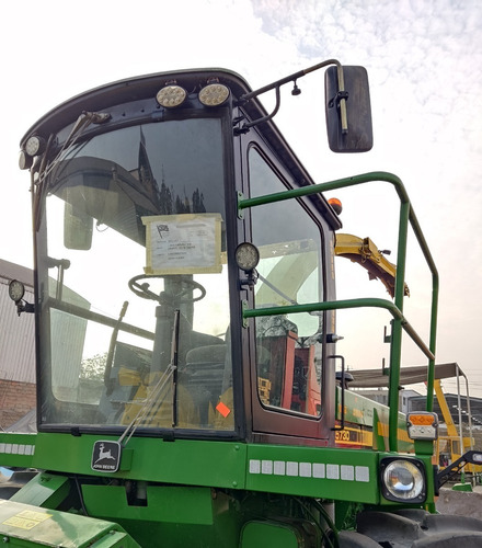 Imagen 4 de 17 de Picadora Autopropulsada John Deere 5730 04 Surcos C/ Cracker