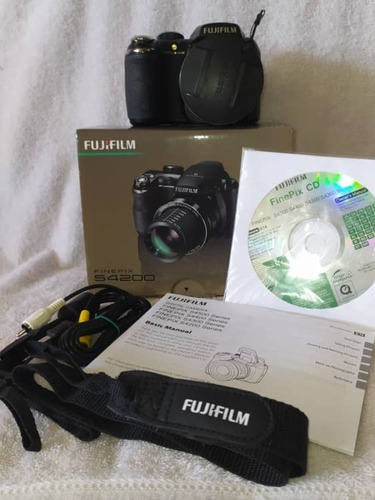 Imagen 1 de 8 de Cámara Fotográfica Profesional Fujifilm Finepix S4200