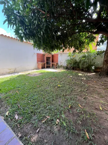 Vende Casa Urb. La Viña
