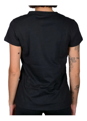 Imagen 3 de 4 de Remera Puma Moda Ess+ Metallic Logo Mujer Ng Tienda Oficial