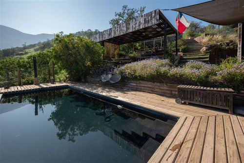 Casa De Arquitectos En Venta De 6 Dorm. En Olmué