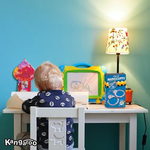 Juego De Rol Policial Esposando A Un Canguro Para Niños Con