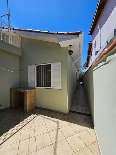 Casa Com Fachada Reformada Em Localização Estratégica Para Comércio/moradia
