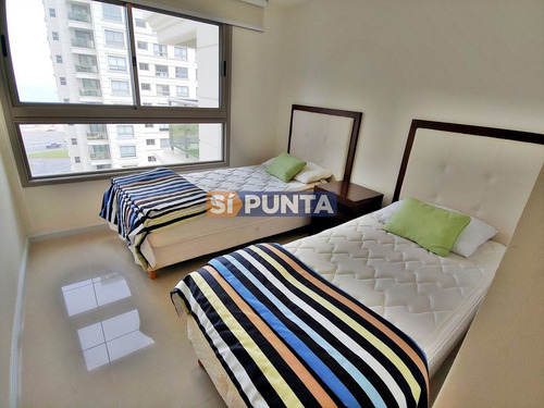 Imagen 12 de 21 de Punta Del Este. Imperiale Iii 2 Suites. Vista Al Mar