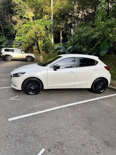 Mazda 2 1.5 Gran touring carbon edition