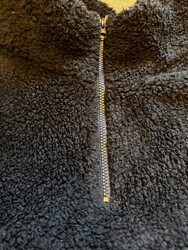Buzo Polar Oversize Negro (Usado)