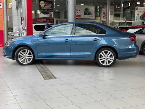 Imagen 6 de 11 de Volkswagen Jetta Sportline Tip 2018