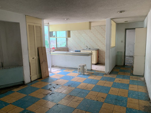 Casa Con Uso Desuelo En Venta En Jardin Balbuena, Cdmx