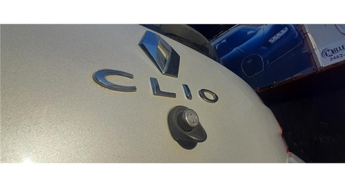 Imagem 6 de 14 de Renault Clio 1.0 Expression 16v Flex 4p Manual