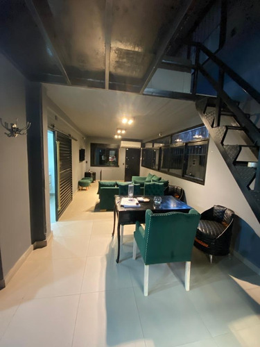 Imagen 13 de 17 de Alquiler O Venta Importante Inmueble Industrial Comercial - Ideal Showroom Exhibicion Local Con Deposito Galpon - Con Vivienda Independiente 4 Ambientes - A Metros De Caba - Vicente Lopez Chile 200