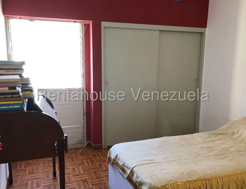 Ms: 25-16515 Se Vende Amplio Apartamento En Santa Rosa De Lima. A=123m2, 3h, 3b, 1p.