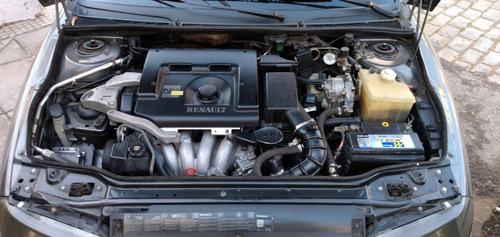 Imagen 8 de 12 de Renault Laguna 2.0