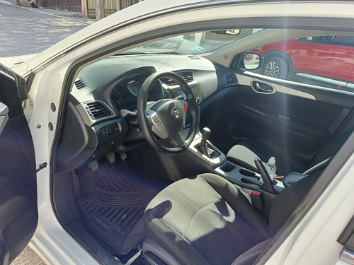 Nissan Sentra 1.8 Advance Mt
