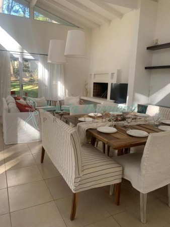 Imagen 4 de 19 de Vendo Casa En Carilo Zorzal 878