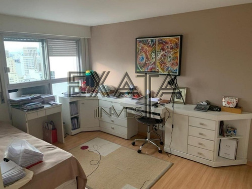 Imagem 14 de 15 de Apartamento À Venda No Itaim Nobre Com 268m² Úteis, Reformado, Living Para Vários Ambientes, 5 Dormitórios Sendo 3 Suítes E 3 Vagas De Garagem. - Ap01099 - 70178477