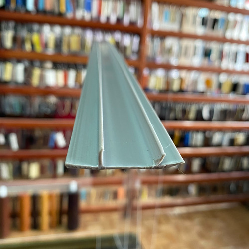Imagen 4 de 5 de Perfil Cubrecanto Separador De Mampara Pvc Rígido 4cms