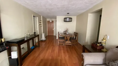 Excelente Departamento, En El Tradicional Barrio Residencial