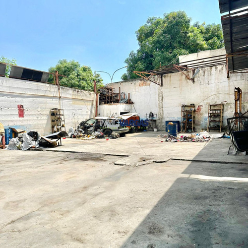 Terreno + Taller En Venta Ubicado En; Macuto - La Guaira