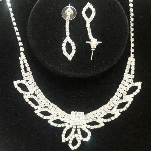 Imagem 2 de 2 de Conj Max Colar Com Brinco Strass Festas Noivas Madrinhas Baladas Eventos