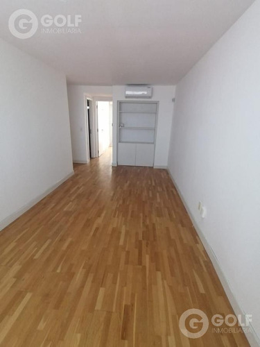 Vendo Apartamento Alquilado Sobre Rambla De Punta Carretas, 1 Dormitorio Con Patio.