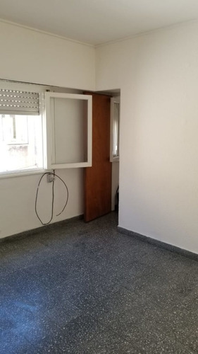 Departamento De 1 Dormitorio, Muy Luminoso!