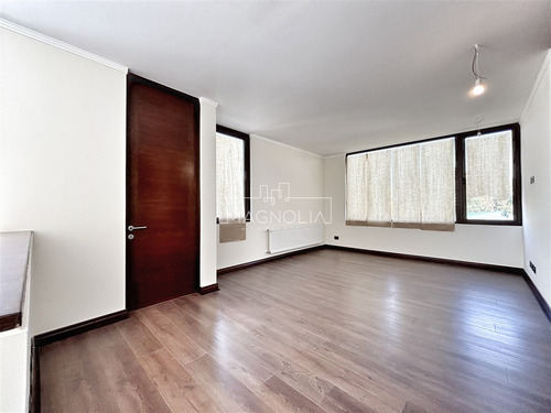 Casa En Venta De 4 Dorm. En Colina