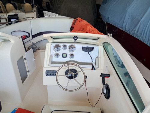Lancha Real Powerboats 220 Open