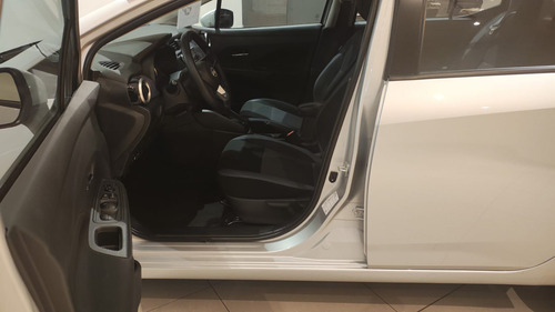 Nissan Versa 1.6 Advance Cvt