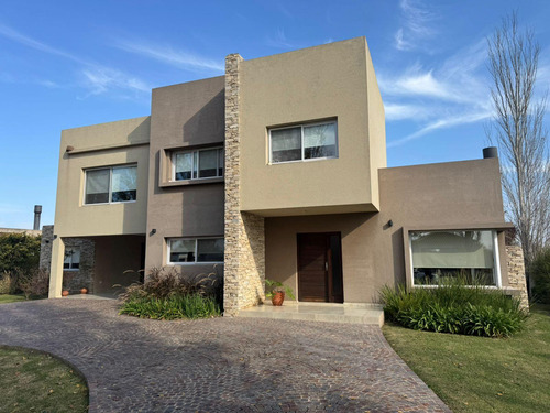 Hermosa Casa En La Concepción De Lujan