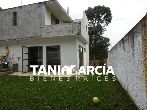 Imagen 2 de 11 de Casa Con Jardin Estilo Campestre Fortin