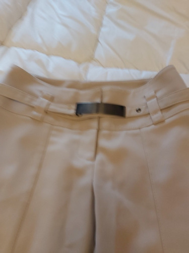 Pantalón Beige Con Cinturón  Talla 40 Patt