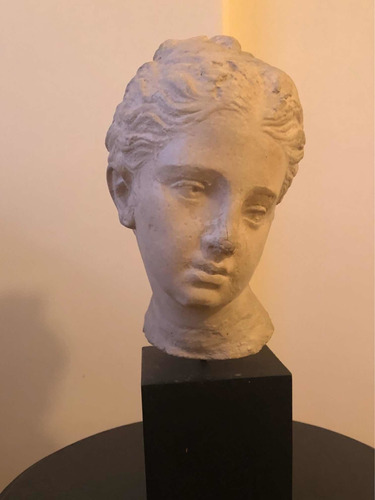 Estatua Griega Mujer