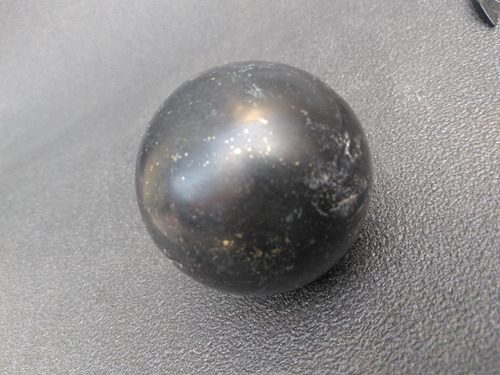 Gotica: Mineral Esfera Onix Negro Con Pirita Zox Sfm5s