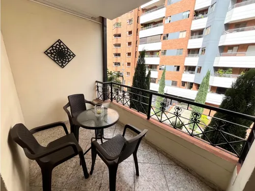 Apartamento En Venta En Laureles, Medellín Con Parqueadero Cubierto