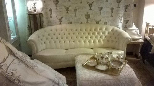 Sofa Chesterfield Cuero Marfil