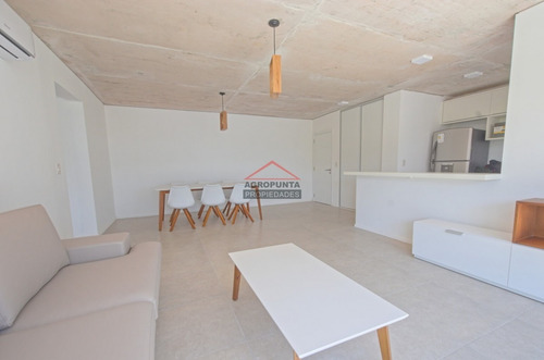 Apartamento En Punta Del Este- Ref: 5398