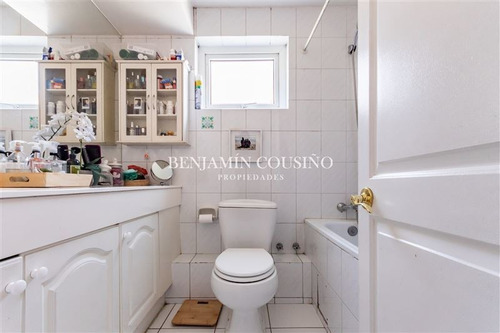 Imagen 15 de 30 de Casa En Venta De 4 Dorm. En Lo Barnechea