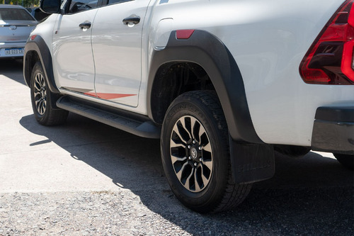 Toyota Hilux 4x4 D/c Gr-s 2.8 Tdi 6 A