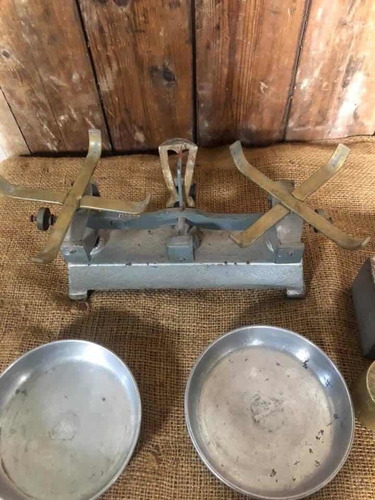 Balanza Con Pesero Antigua.
