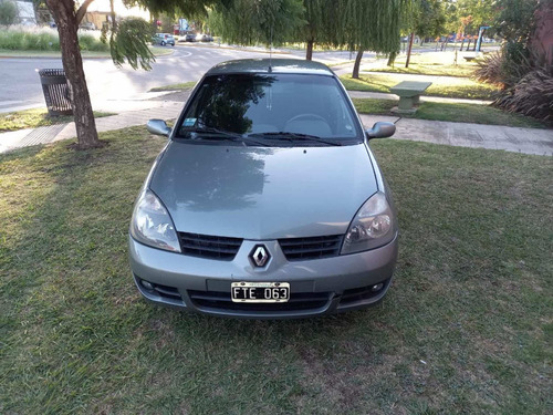 Renault Clio 2006 1.6 Privilege