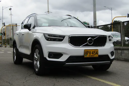 Volvo XC40 2.0 T4 Momentum