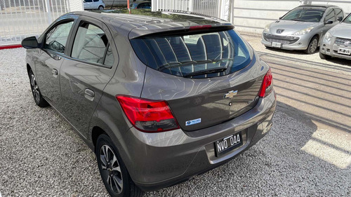 Imagen 4 de 7 de Chevrolet Onix 2014 1.4 Ltz Mt 98cv