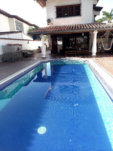 Vendo Preciosa Casa Con Piscina En La Boyera. 510 M2