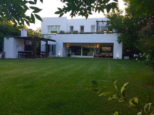 Imagen 18 de 27 de Hermosa Casa De Dos Plantas