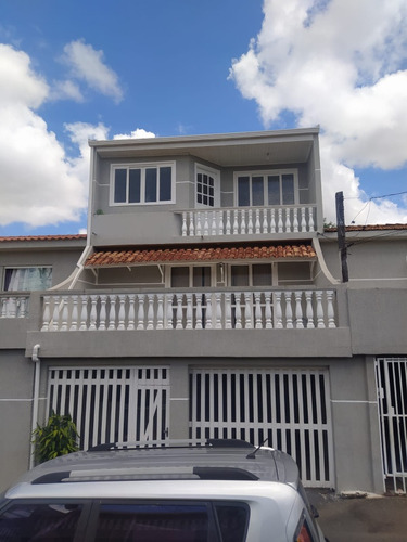 Sobrado Triplex 180m2 - Alto Boqueirão Condomínio Fechado