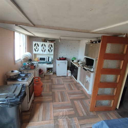 Casa En Venta De 4 Dorm. En Curicó