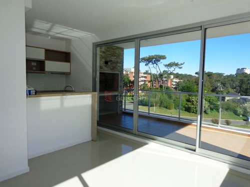 Imagen 8 de 30 de Venta De Apartamento En Mansa, Punta Del Este - Sin Muebles