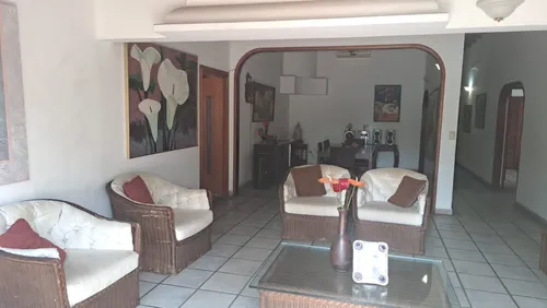 Casa Urb. Costa Azul Qc